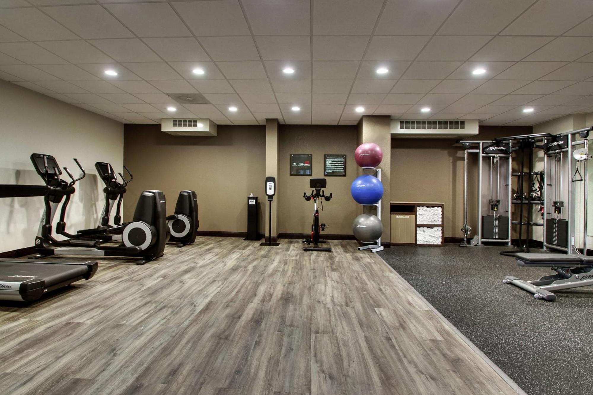 Doubletree By Hilton Mt. Vernon Маунт Върнън Екстериор снимка